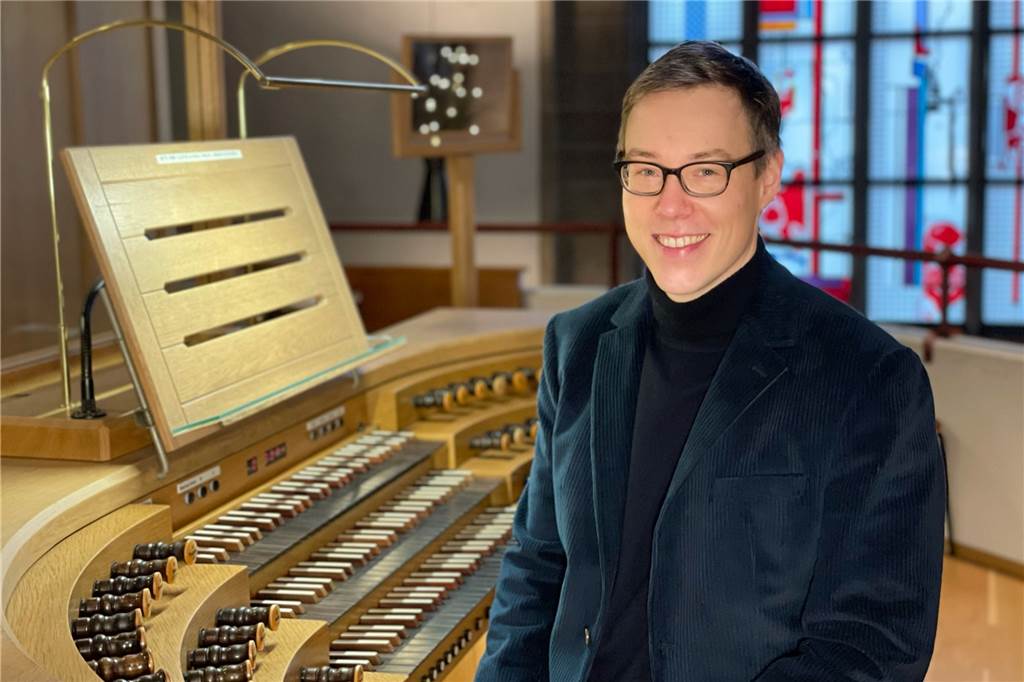 „Vermisse die Chorproben fürchterlich“: Kirchenmusiker sind nun digital unterwegs Simon Daubhäußer ist Dekanatskirchenmusiker in Dortmund.