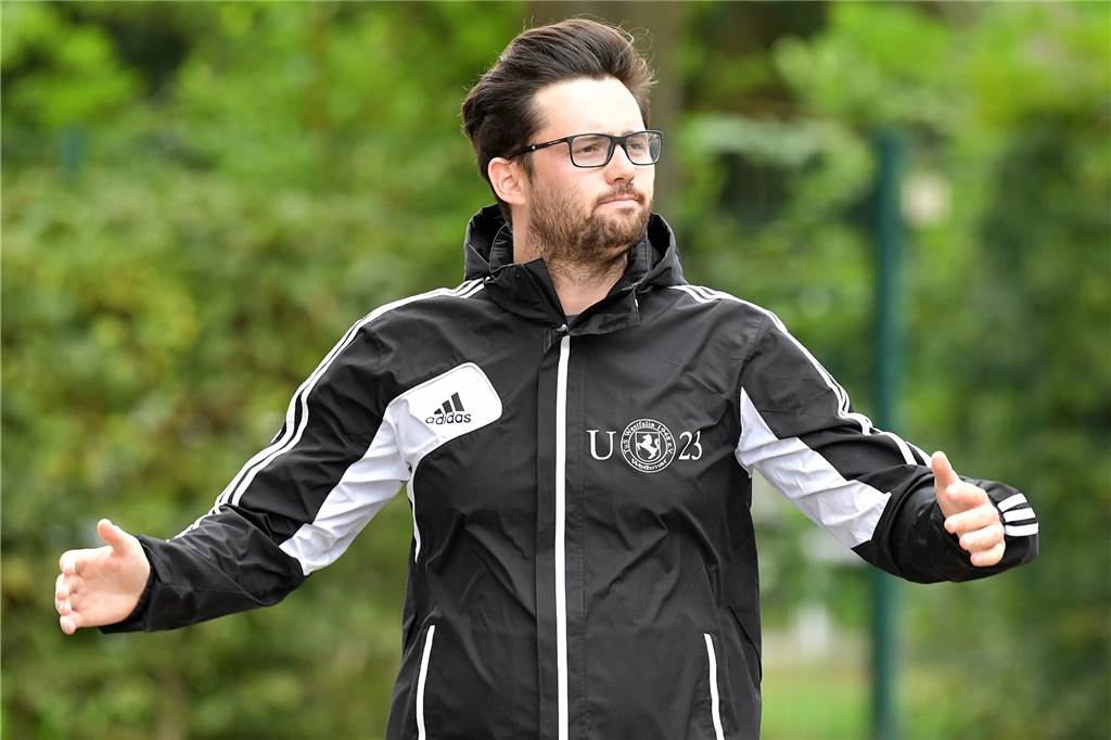 Sportchef Simon Erling verlässt den SuS Kaiserau und kehrt in den Lüner Fußball zurück Simon Erling wird beim Lüner SV eine Position übernehmen.