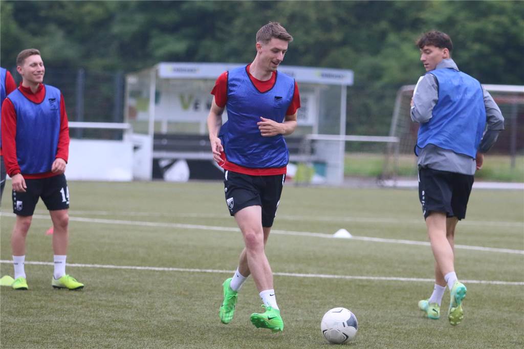 Simon Mors und Daniel Seidel beim Training des FC Nordkirchen.