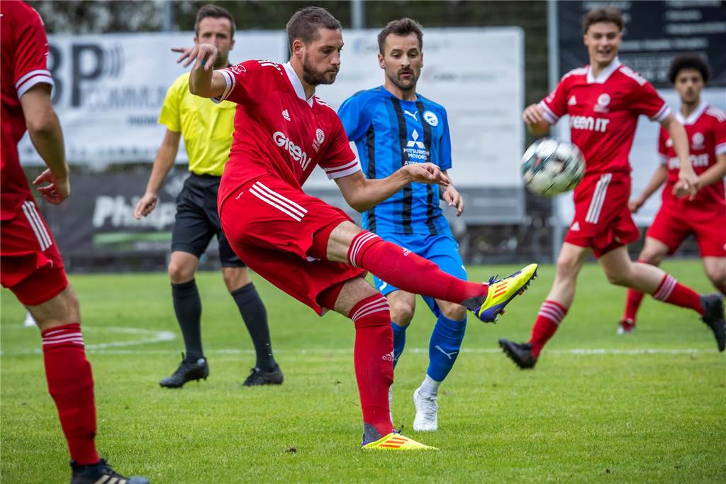 Simon Rudnik (r.) wechselt zum BSV Schüren.