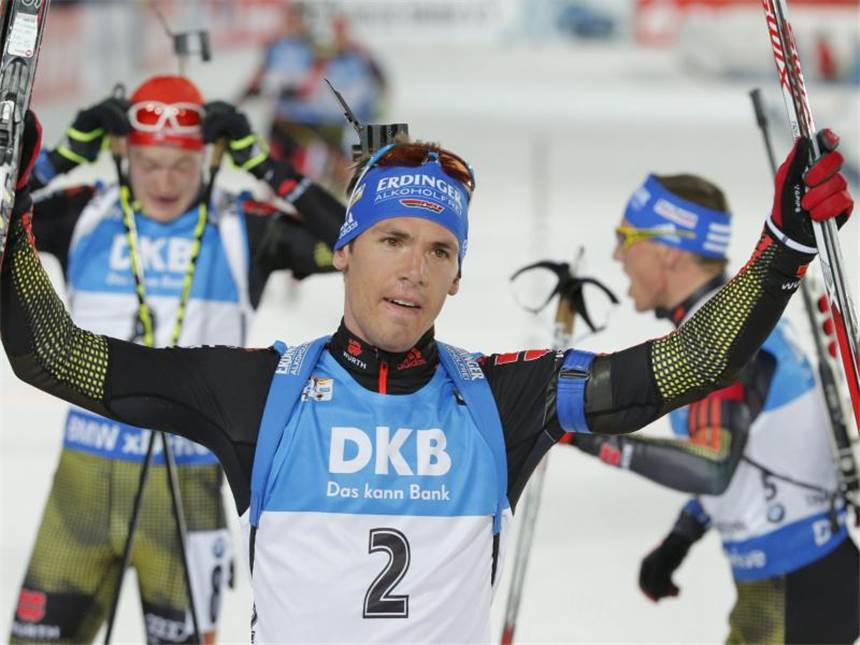 Schempp holt zehnten Weltcupsieg - Lesser wird Dritter Simon Schempp gewann den Verfolger in Chanty-Mansijsk. Foto: Sergei Ilnitsky