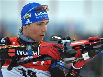 Simon Schempp kämpft beim Massenstart um eine Medaille. Foto: Hendrik Schmidt