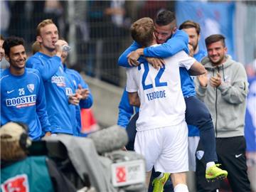 Simon Terodde (2.v.r.) schoss den VfL Bochum am vierten Spieltag an die Tabellenspitze. 