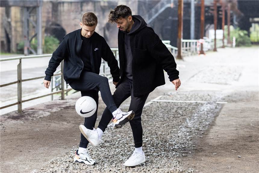 Dank Millionen Followern: Amateurfußballer verdienen mit Social-Media ihren Lebensunterhalt Sind neben einigen anderen Amateurfußballern auf Social Media der Hit: Pascal und Marcel Gurk.