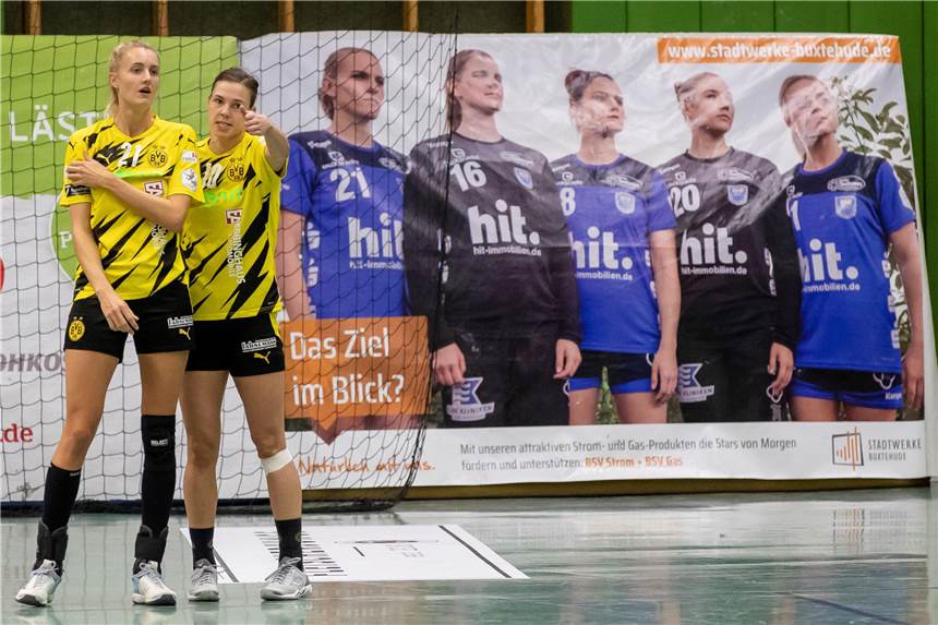 Disziplinarische Maßnahme: BVB-Frauen verlieren ohne Dulfer und Smits in Ungarn Sind nicht mit zum Doppelspieltag nach Ungarn gereist: Borussias Kelly Dulfer (l.) und Inger Smits.
