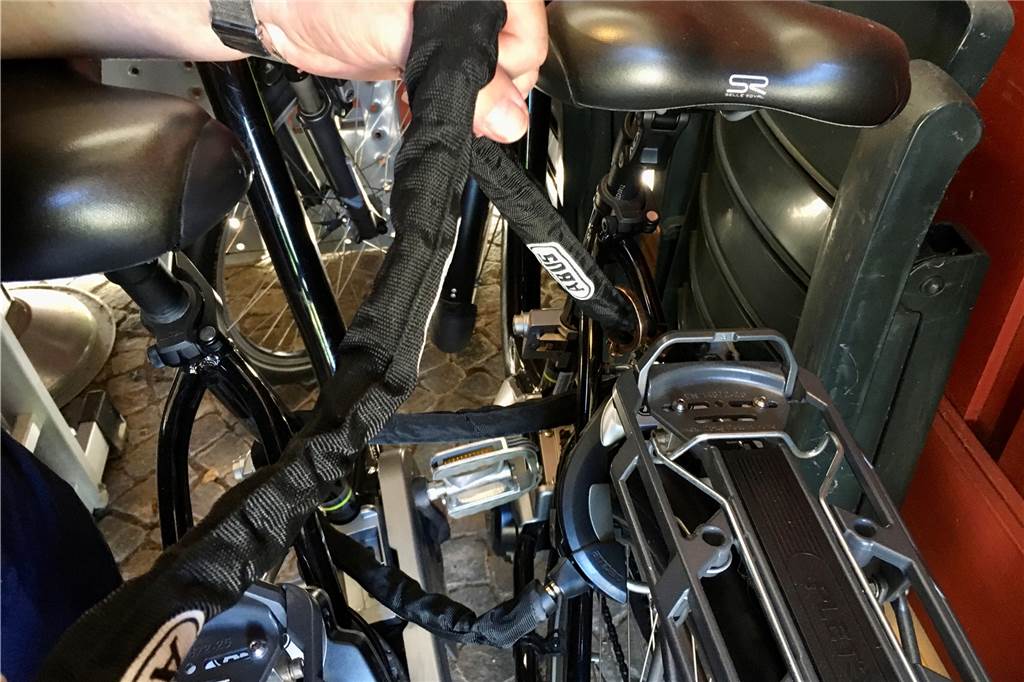 Diebstahl-Serie im Dortmunder Süden: Was hilft gegen E-Bike-Klau? Sinnvoll ist ein dickes Schloss als zusätzliche Sicherung.