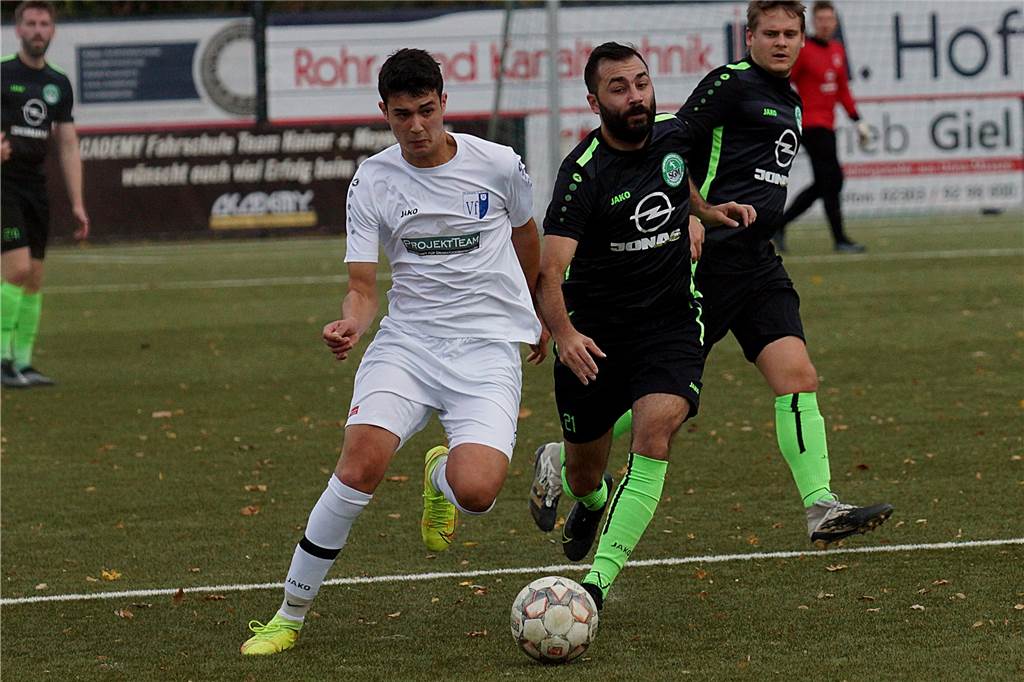 Massens Sitki Üstün hat nach Doppelpack richtig Bock: „Für genau diese Momente spielen wir Fußball“ Sitki Üstün (SGM in Schwarz) will am Sonntag gegen Sölde vorwärts marschieren.