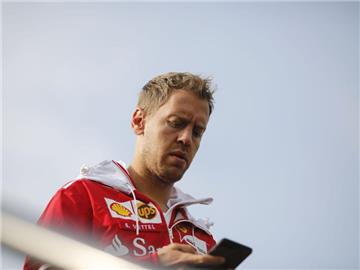 Sitzt auch in Zukunnft in "Rot": Ferrari-Pilot Sebastian Vettel. Foto: James Gasperotti