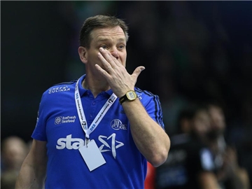 "Skandalös": Kiels Trainer Alfred Gislason ist mit der Leistung seiner Mannschaft alles andere als zufrieden. Foto: Ronny Hartmann