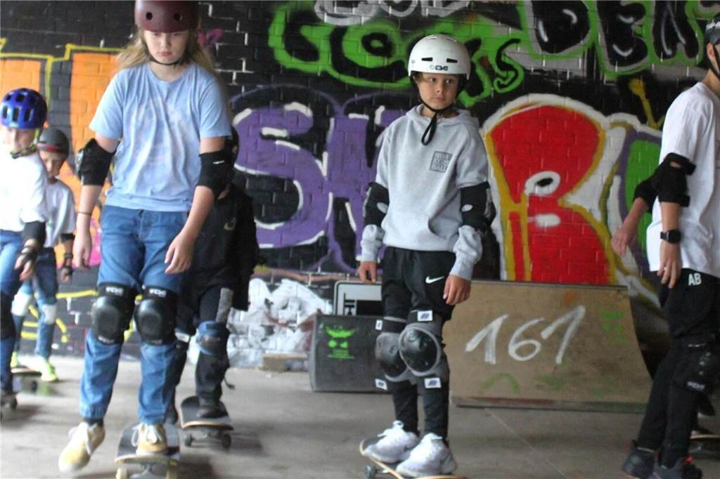 Auf dem Skateboard in Raesfeld unterwegs Kids auf den Skateboards