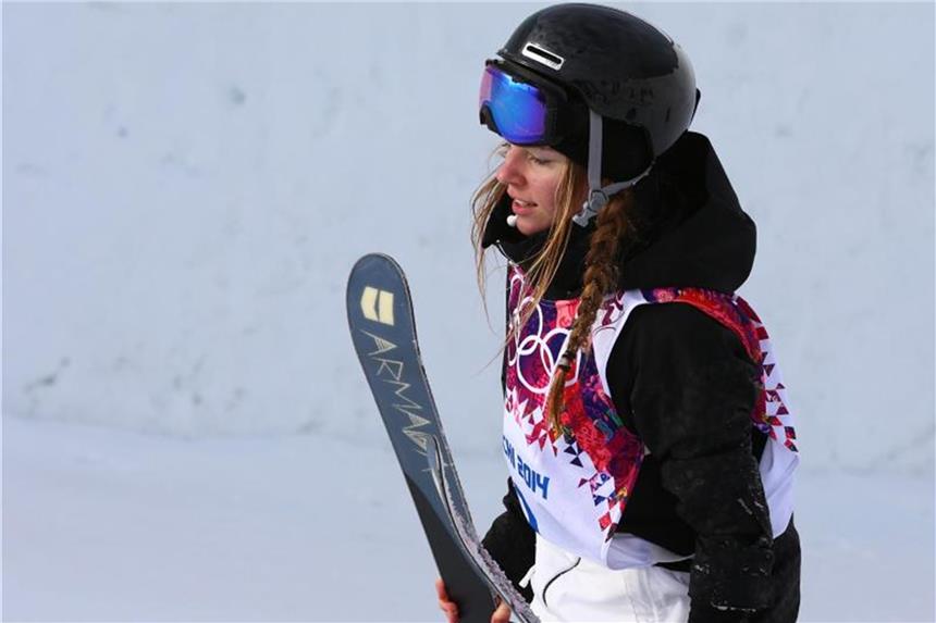 Snowboarder und Ski-Artisten beim Big-Air-Weltcup Slopestyle-Athletin Lisa Zimmermann. Foto: Jens Buettner/Archiv
