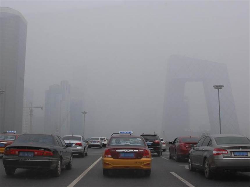 Starker Smog belastet Läufer bei Peking Marathon Smog in Peking. Foto: Stephan Scheuer
