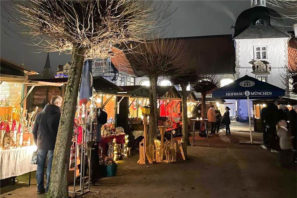 Adventszauber heißt jetzt Nikolausmarkt - Vereine können sich präsentieren So besinnlich geht es auf dem vorweihnachtlichen Markt in Aplerbeck zu. Der hat jetzt ein geändertes Konzept.