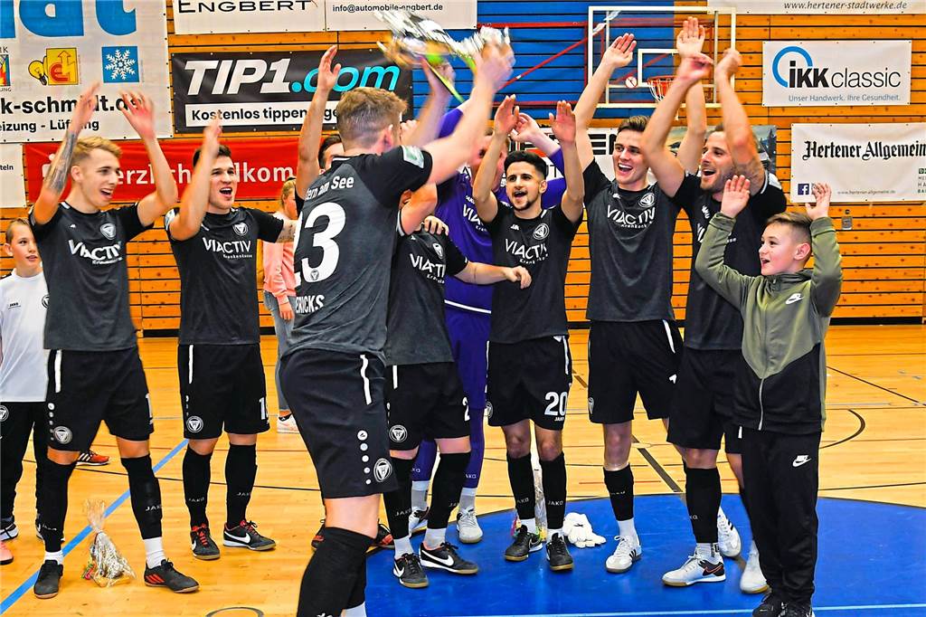 Mitternachtscup der DJK Spvgg. Herten: Starkes Feld für 15. Auflage 2019 feierte der TuS Haltern beim Mitternachtscup - als Regionalligist. Zwei Monate später kam Corona.
