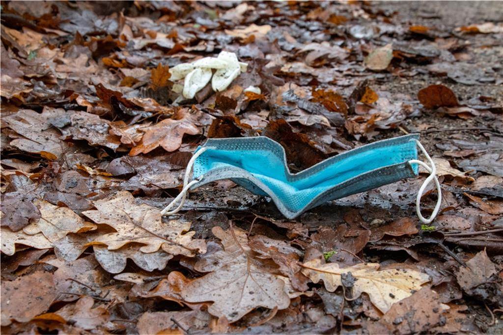 Wegen Corona: 480 Liter illegal entsorgter Hausmüll pro Woche So genannter Corona-Abfall in Form von Mund-Nasen-Masken ist auf den öffentlichen Flächen in Heek kein (großes) Problem.