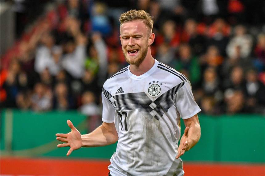 So jubelte Cedric Teuchert über eines seiner acht Tore für die deutsche U21-Nationalmannschaft.