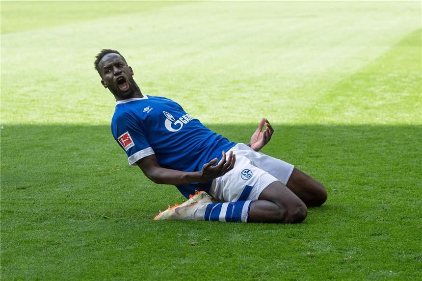 Schalke will das Zittern um den Klassenerhalt beenden So jubelte Salif Sané im Derby. Ob er am Sonntag spielen kann, ist fraglich.