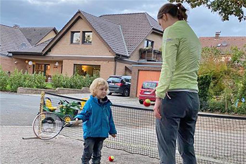 Kein Protest - aber der TC Deuten geht auf die Straße TC Deuten, Street-Tennis