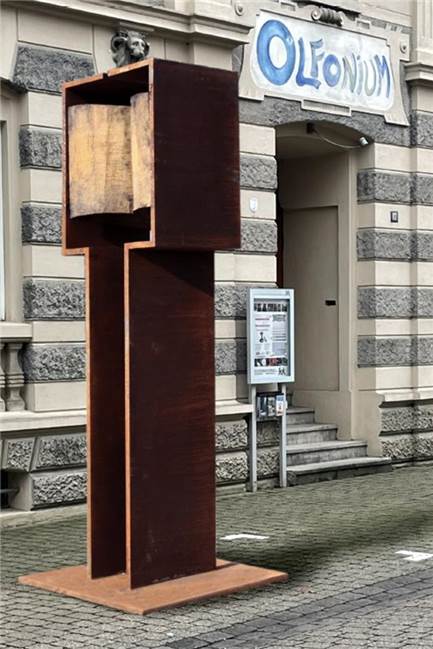 So könnte „Two pieces inside“ vor dem Olfonium aussehen.