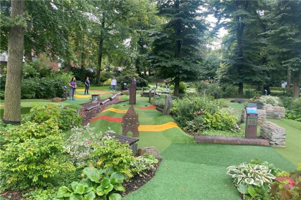 Adventuregolf-Anlage in der Stiege: Alles bleibt in der Schwebe Eine Adventuregolf-Anlage in der Natur