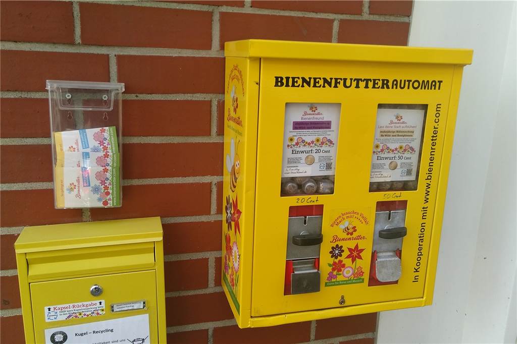 So sah das Ensemble des Automaten noch vor dem Winterglühen aus. Die beiden Elemente auf der linken Seite fehlen seitdem. 