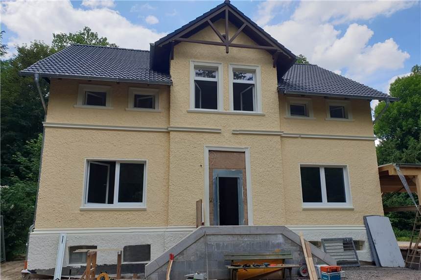 So sah das Forsthaus vor der Sanierung aus.