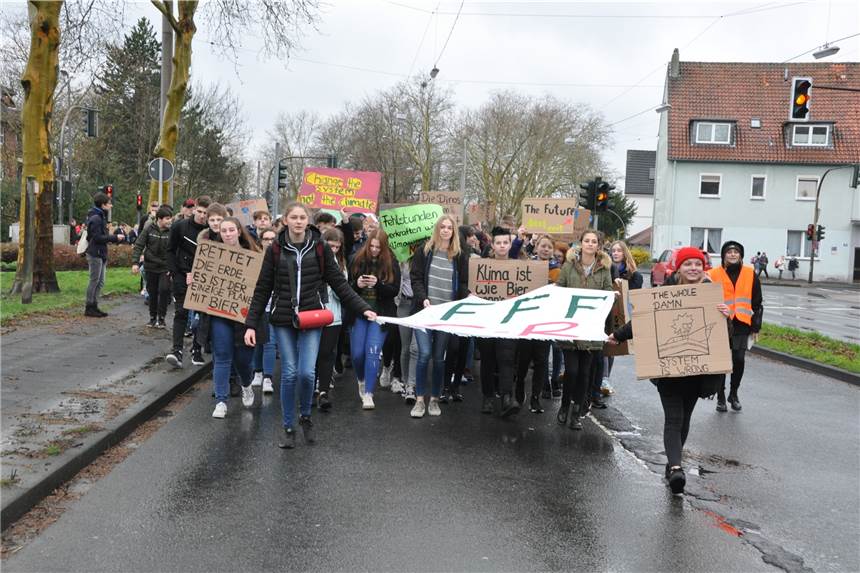 FFF-Aktionskreis Castrop-Rauxel plant spektakuläre Aktion für den 20. September So sah das im Frühjahr aus, als das FFF-Bündnis in Castrop-Rauxel demonstrierte.