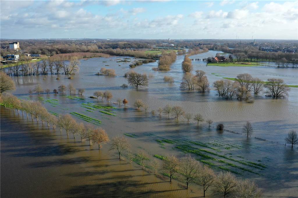 Lippeverband bereitet sich auf steigenden Pegel vor So sah das Lippe-Hochwasser in Dorsten am zweiten Weihnachtstag aus.
