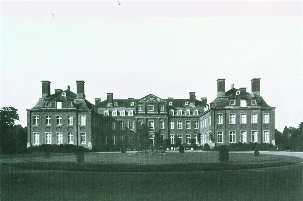 RN-Videoreihe zum Jubiläum Nordkirchens: 10 Geschichten aus 1000 Jahren So sah das Schloss in Nordkirchen aus, als Prinz Heinrich 1911 mit seinem Auto zu Besuch kam.