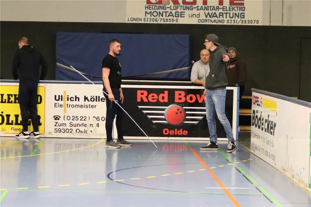 So sah der Aufbau in der Rundsporthalle Lünen aus. Die Rundumbande steht.