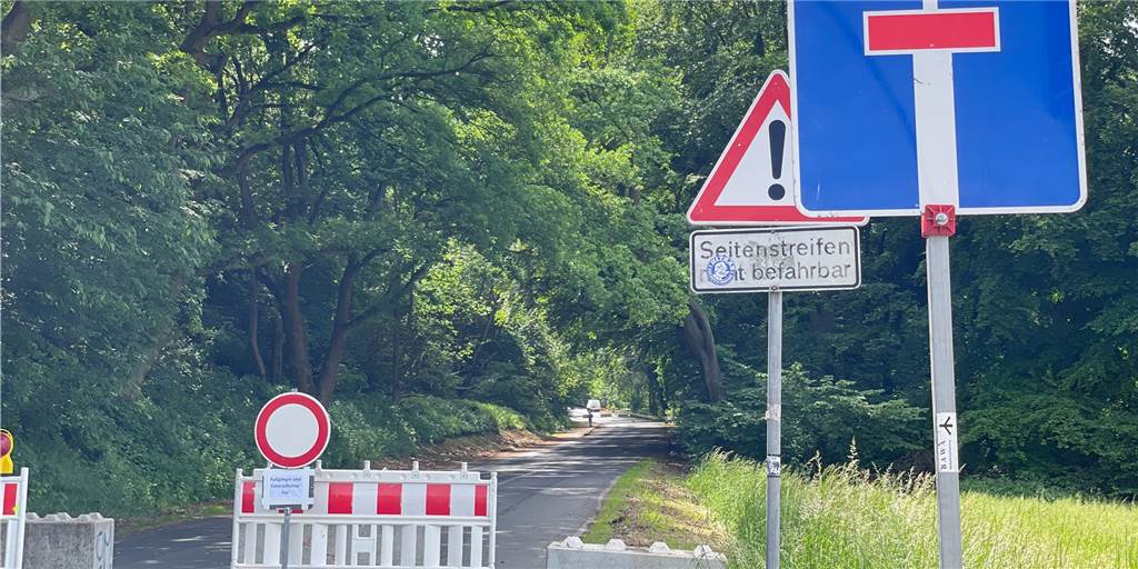 Hellweg auf Schwerin nach Sperrung und Zählung nun wieder befahrbar So sah der Hellweg für seit dem 23.5. aus: kein Durchkommen für Autofahrer.