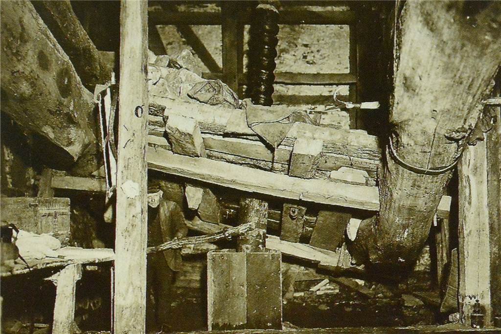 Ein technisches Wunderwerk: Mühle an der Lippe erstrahlte einst in „unerschrockener Stärke“ So sah der Müller im Inneren der Mühle aus.