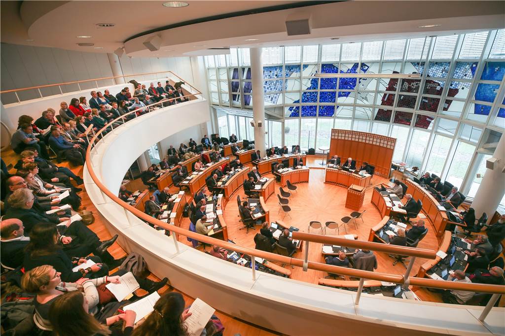 Rathaus-Sanierung wird zur Kostenfalle – Baudezernent nennt erschreckende Zahlen So sah der Ratssaal bis zum Beginn der Rathaussanierung im Herbst 2020 aus. Künftig wird er anders gestaltet.