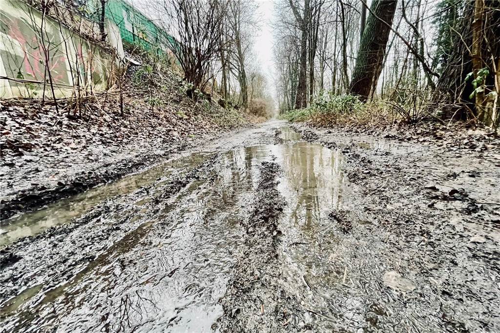 So sah der Weg oftmals im Winter aus. An Radfahren war hier nicht zu denken.