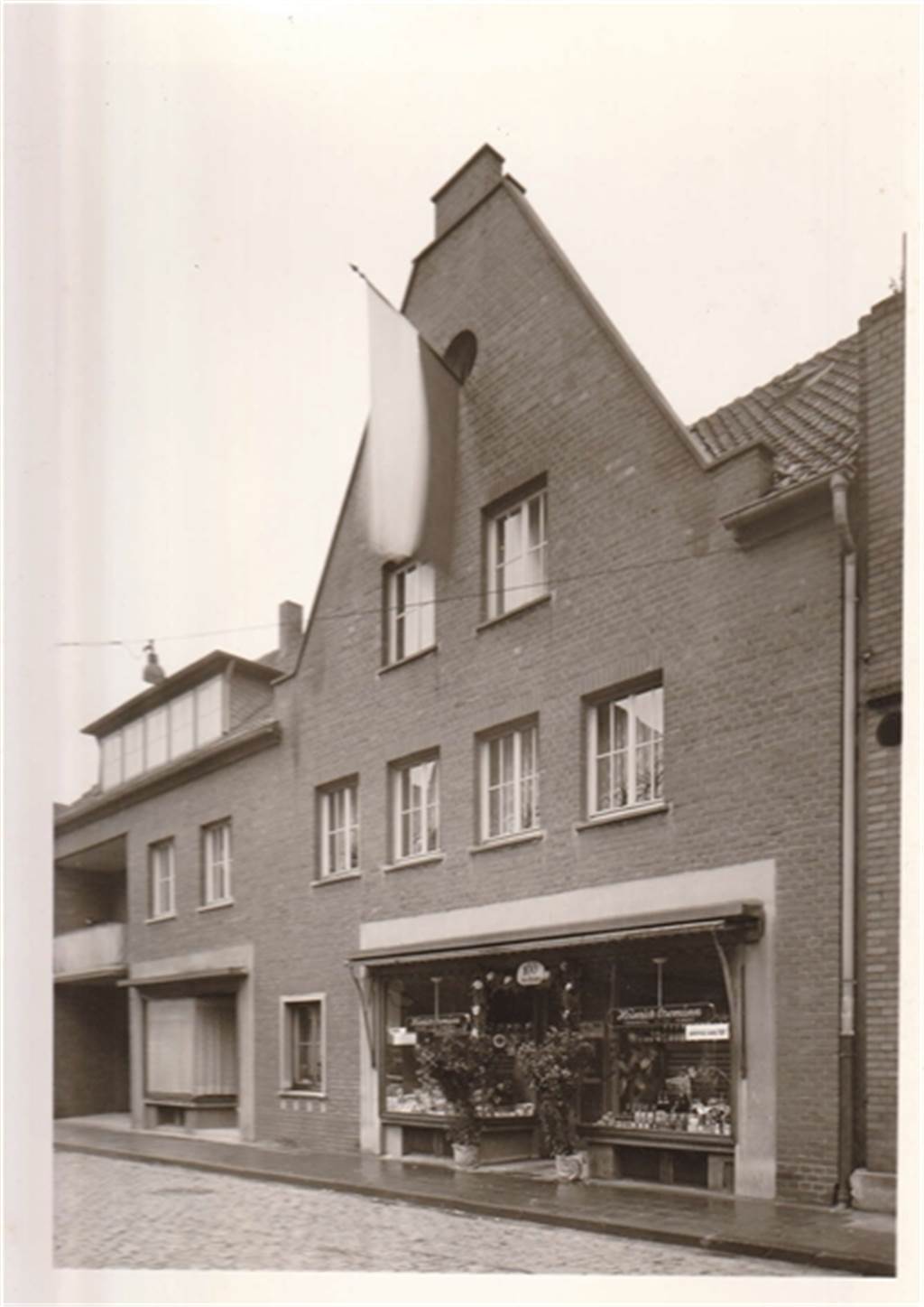 Lost Place mitten in Halterner Innenstadt: Bald steht der Abriss an So sah die Fassade nach dem Wiederaufbau des Hauses aus.