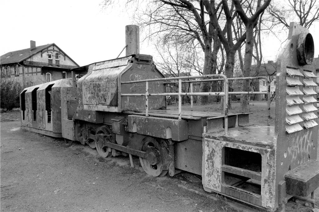 So sah ein Spielplatz an der Zechenbahn in der Hoffmannstraße 1999 aus.