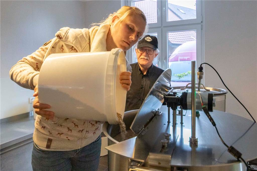 Bürgerbräu für Vinnum: Die ersten zwei Kessel Landbier sind gebraut So sah es aus, als das Bier gebraut wurde.