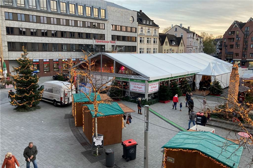 Ab ins beheizte Adventszelt wird es in Castrop nicht mehr geben So sah es beim Castroper Weihnachtsmarkt 2021 aus.