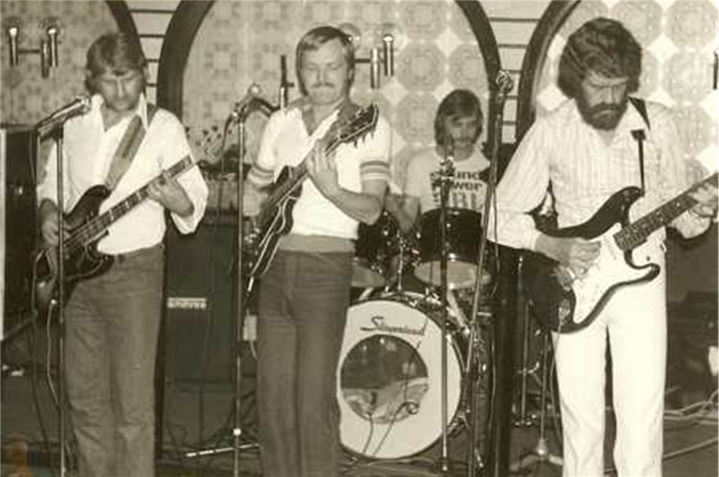 Legendäre Dortmunder Diskothek: Peter Maffay blieb auf Spesen sitzen So sahen die Spotnicks 1976 bei einem ihrer legendären Auftritte in der Dortmunder Kult-Disco Bonanza aus. Rechts der Gitarrist Bo Winberg. Elfmal gastierten sie in Nette - und gelten quasi als "Hausband".