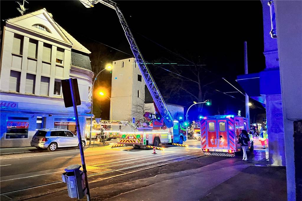 Silvesterknaller löste folgenschweren Brand am Wickeder Hellweg aus So sah's in der Silvesternacht auf dem Wickeder Hellweg aus