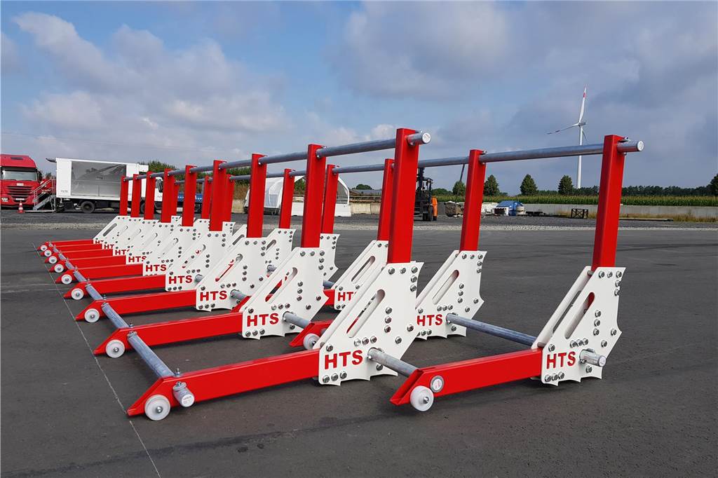Unternehmen fährt Produktion von Anti-Terror-Sperren hoch Die Trucksperren sind aufgebaut – hier in einer Doppelreihe vor dem Crashtest.