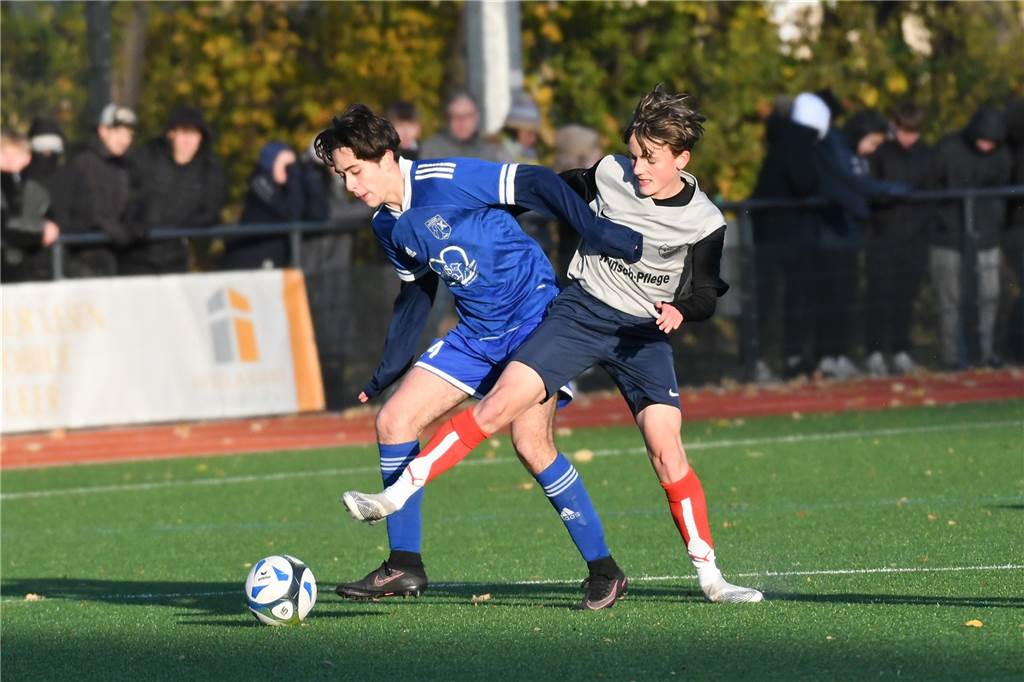 So sehen Sieger aus! Die B-Junioren des SV Wacker Obercastrop gewannen den Kreispokal durch ein 3;2 im Finale gegen den FC Frohlinde.