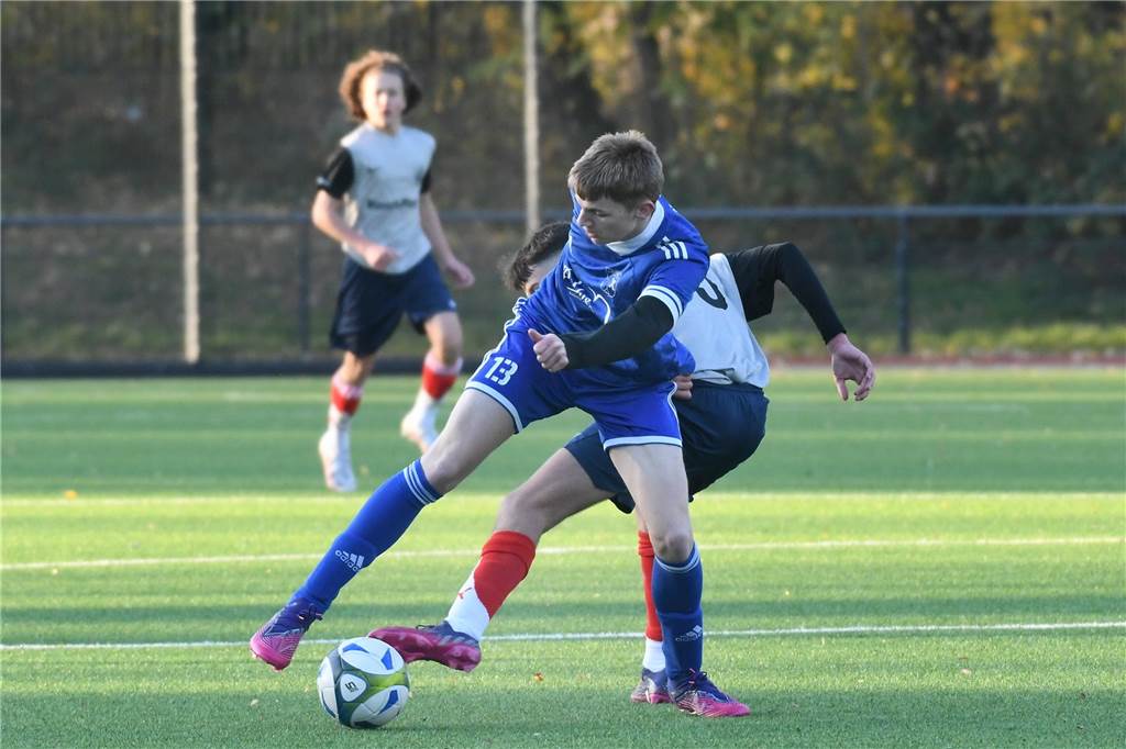 So sehen Sieger aus! Die B-Junioren des SV Wacker Obercastrop gewannen den Kreispokal durch ein 3;2 im Finale gegen den FC Frohlinde.