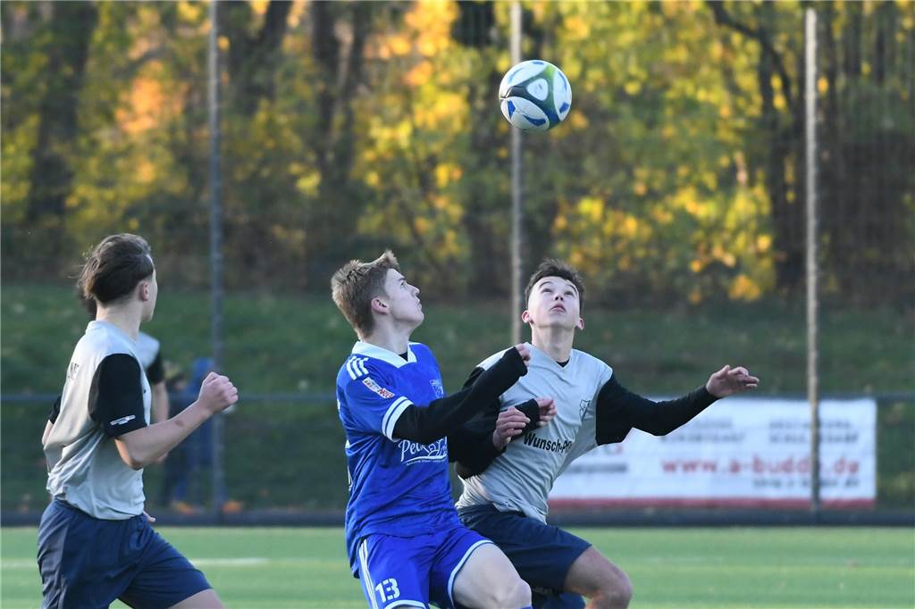 So sehen Sieger aus! Die B-Junioren des SV Wacker Obercastrop gewannen den Kreispokal durch ein 3;2 im Finale gegen den FC Frohlinde.
