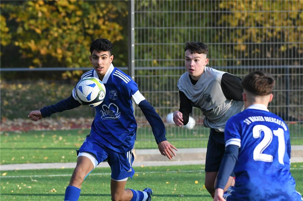 So sehen Sieger aus! Die B-Junioren des SV Wacker Obercastrop gewannen den Kreispokal durch ein 3;2 im Finale gegen den FC Frohlinde.
