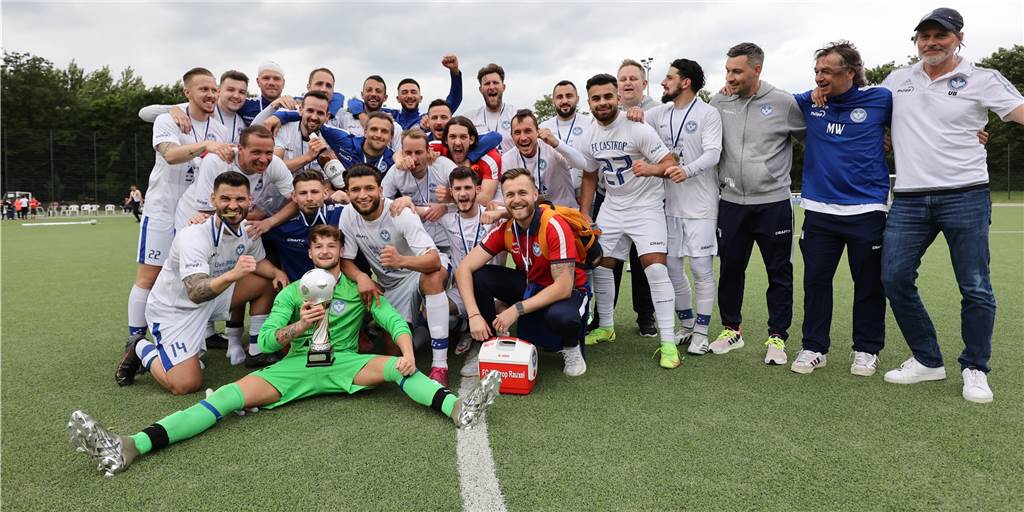 Endspiel: FC Castrop-Rauxel holt bei Firtinaspor Herne den Kreispokal So sehen Sieger aus: Die Bezirksliga-Fußballer des FC Castrop-Rauxel haben den Kreispokal gewonnen. Gratulation!