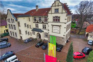 So sieht das Bürgerzentrum Merklinde an der Johannesstraße aus der Luft aus.