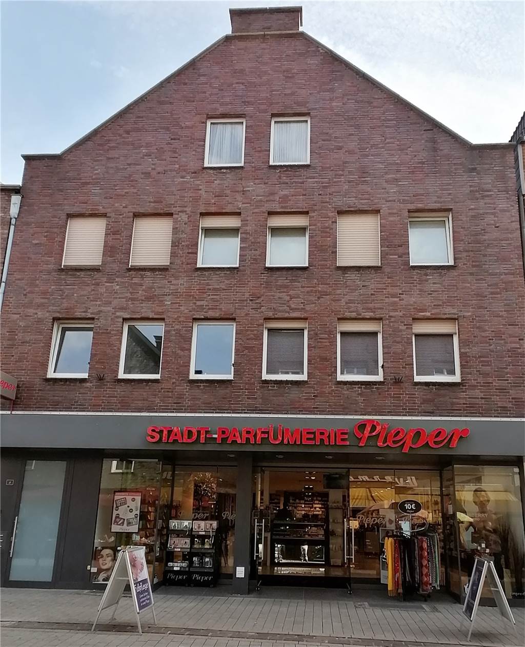 Historische Bauten Werne: Manche Fassade fiel Modernisierungs-Wut zum Opfer So sieht das Haus an der Steinstraße 3 heute aus.
