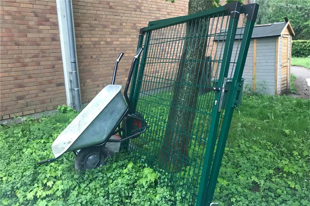 Sekundarschule in Werne rüstet sich gegen Vandalismus So sieht das neue Tor aus, das ungebetene Gäste aus dem Garten der Marga-Spiegel-Sekundarschule in Werne fernhalten soll.