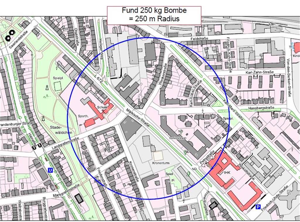 Wichtige Zufahrtsstraße gesperrt: Das muss man zur Blindgängersuche wissen So sieht der 250-Meter-Radius um den Verdachtspunkt an der Wenkerstraße aus.